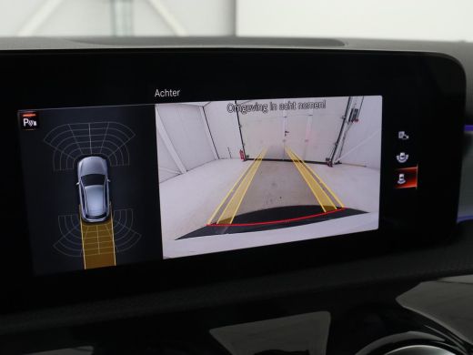 Mercedes-Benz A-Klasse 250e AMG Limited | Stoelverwarming | Widescreen | Sfeerverlichting | Camera | Navigatie | Leder/A... ActivLease financial lease