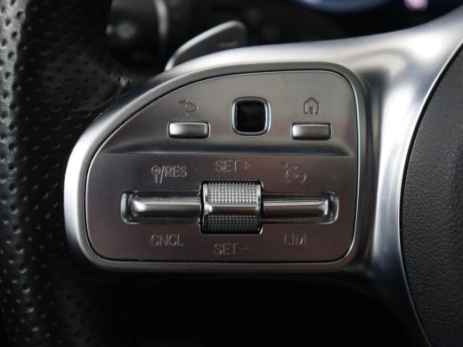 Mercedes-Benz C-Klasse 160 AMG Uprade Edition | Panoramadak | Stoelverwarming | Camera | Carplay | Leder/Alcantara | Nav... ActivLease financial lease