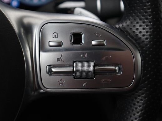 Mercedes-Benz C-Klasse 160 AMG Uprade Edition | Panoramadak | Stoelverwarming | Camera | Carplay | Leder/Alcantara | Nav... ActivLease financial lease