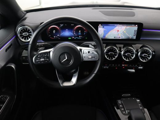 Mercedes-Benz CLA 250e AMG Night | Stoelverwarming | Carplay | Camera | Widescreen | Sfeerverlichting | Leder/Alcan... ActivLease financial lease