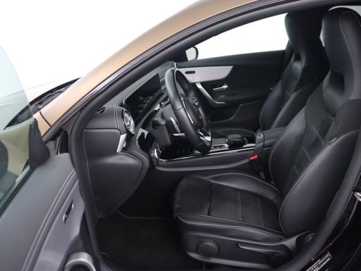 Mercedes-Benz CLA 250e AMG Night | Stoelverwarming | Carplay | Camera | Widescreen | Sfeerverlichting | Leder/Alcan... ActivLease financial lease