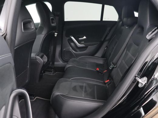 Mercedes-Benz CLA 250e AMG Night | Stoelverwarming | Carplay | Camera | Widescreen | Sfeerverlichting | Leder/Alcan... ActivLease financial lease