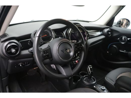 Mini Cooper Cooper Classic Automaat / LED / Airconditioning / Cruise Control / PDC ActivLease financial lease