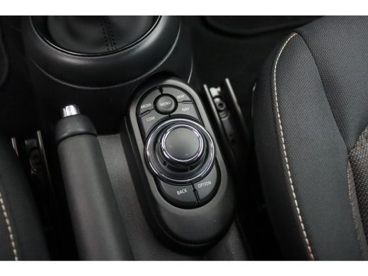 Mini Cooper Cooper Classic Automaat / LED / Airconditioning / Cruise Control / PDC ActivLease financial lease