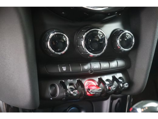 Mini Cooper Cooper Classic Automaat / LED / Airconditioning / Cruise Control / PDC ActivLease financial lease