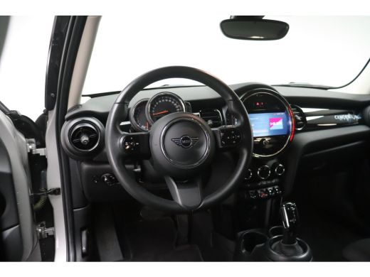 Mini Cooper Cooper Classic Automaat / LED / Airconditioning / Cruise Control / PDC ActivLease financial lease