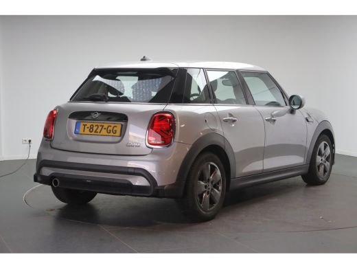 Mini Cooper Cooper Classic Automaat / LED / Airconditioning / Cruise Control / PDC ActivLease financial lease