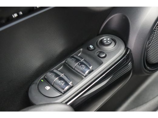 Mini Cooper Cooper Classic Automaat / LED / Airconditioning / Cruise Control / PDC ActivLease financial lease