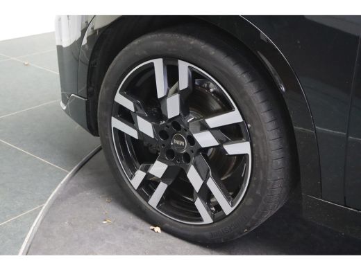 Mini Countryman E / John Cooper Works / Pakket XL / 20" John Cooper Works Flag Spoke 2-tone ActivLease financial lease