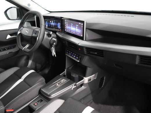 Opel Frontera Electric GS | 11 kW boordlader | 17" Lichtmetalen velgen in Zwart met 215/60 R17 banden | Achteru... ActivLease financial lease