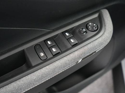 Opel Frontera Electric GS | 11 kW boordlader | 17" Lichtmetalen velgen in Zwart met 215/60 R17 banden | Achteru... ActivLease financial lease