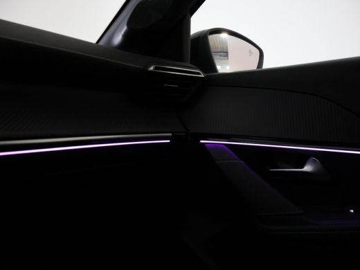 Peugeot 208 1.2 PT 100 PK GT + SPORTSTOELEN | 17 INCH | CAMERA | SFEERVERLICHTING | NAVIGATIE | CARPLAY | DAB ActivLease financial lease