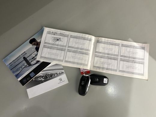 Peugeot 3008 1.6 PHEV HYbrid 225PK Allure|Camera|Carplay|Navi|PDC|Side assist|Lane Assist| ActivLease financial lease