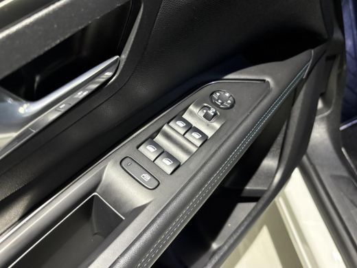 Peugeot 3008 1.6 PHEV HYbrid 225PK Allure|Camera|Carplay|Navi|PDC|Side assist|Lane Assist| ActivLease financial lease