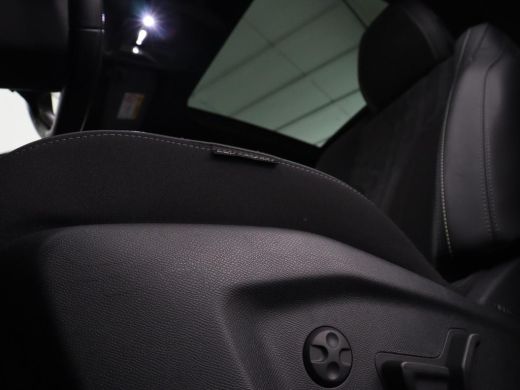 Peugeot 308 1.6 PHEV 225 GT | Panoramadak | Stoelverwarming | 360 Camera | Focal Sound | Adaptive cruise | Ma... ActivLease financial lease