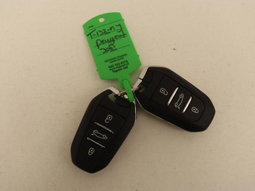 Peugeot 308 1.6 PHEV Active Pack Business | Stoelverwarming | Half leder | Trekhaak | Navigatie | Full LED | ... ActivLease financial lease