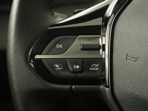 Peugeot 308 1.6 PHEV Active Pack Business | Stoelverwarming | Half leder | Trekhaak | Navigatie | Full LED | ... ActivLease financial lease
