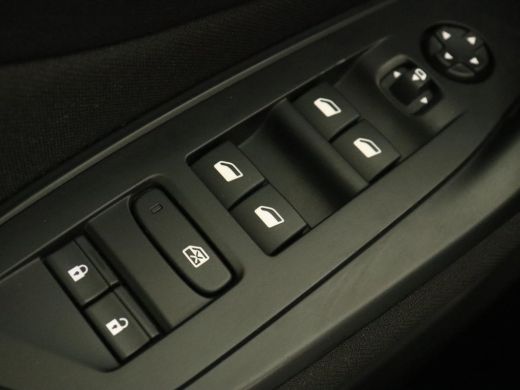 Peugeot 308 1.6 PHEV Active Pack Business | Stoelverwarming | Half leder | Trekhaak | Navigatie | Full LED | ... ActivLease financial lease