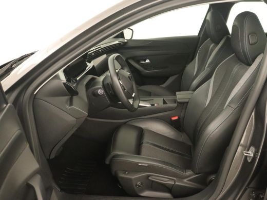 Peugeot 308 1.6 PHEV Active Pack Business | Stoelverwarming | Half leder | Trekhaak | Navigatie | Full LED | ... ActivLease financial lease