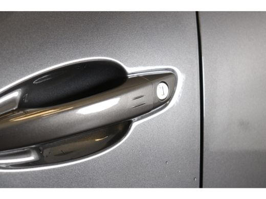 Peugeot 5008 1.2 Hybrid GT | Stoelen alcantara e. verstelb./ verw. | Panoramadak | Navi | Black Pack | Camera ... ActivLease financial lease