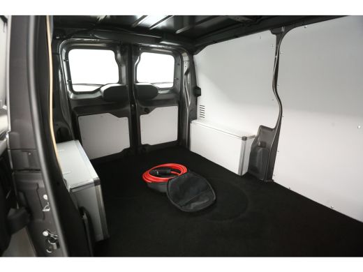 Peugeot e-Expert L2H1 75 kWh | SOH 99% | Snelladen | Elektrisch | 360&deg; Camera | Airco | Cruise | Carplay | Parkeer... ActivLease financial lease