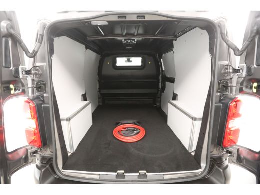 Peugeot e-Expert L2H1 75 kWh | SOH 99% | Snelladen | Elektrisch | 360&deg; Camera | Airco | Cruise | Carplay | Parkeer... ActivLease financial lease