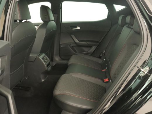 Seat Leon 1.0 TSI FR Intens | Stoel & stuurverwarming | Carplay | Camera | Adaptive cruise | Navigatie | Pa... ActivLease financial lease