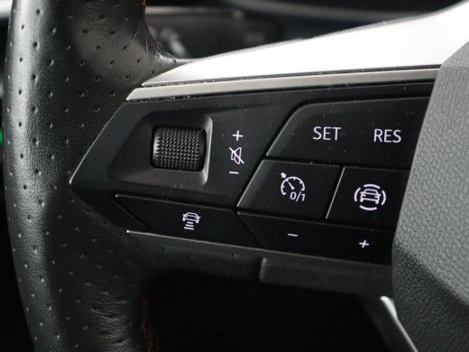 Seat Leon 1.5 TSI FR Business Intense | Trekhaak | Carplay | Adaptive cruise | Navigatie | Sportstoelen | C... ActivLease financial lease