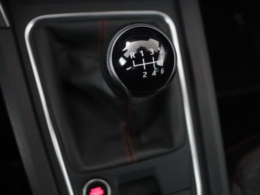 Seat Leon 1.5 TSI FR Business Intense | Trekhaak | Carplay | Adaptive cruise | Navigatie | Sportstoelen | C... ActivLease financial lease