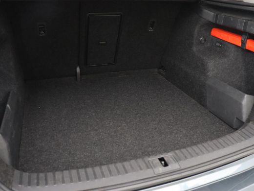 Skoda Enyaq iV 60 | Trekhaak | Adaptive cruise | Camera | Keyless | Stuurverwarming | Half leder | 19'' | Carpla... ActivLease financial lease