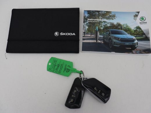 Skoda Enyaq iV 60 | Trekhaak | Adaptive cruise | Camera | Keyless | Stuurverwarming | Half leder | 19'' | Carpla... ActivLease financial lease