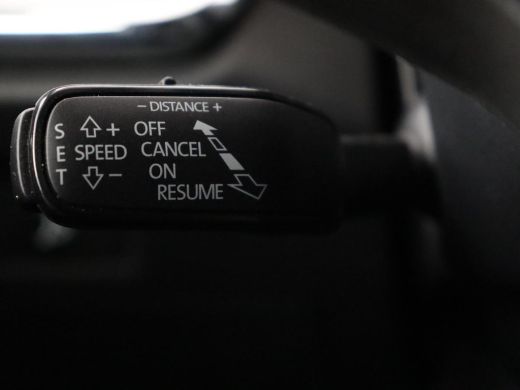 Skoda Enyaq iV 60 | Trekhaak | Adaptive cruise | Camera | Keyless | Stuurverwarming | Half leder | 19'' | Carpla... ActivLease financial lease