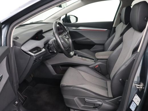 Skoda Enyaq iV 60 | Trekhaak | Adaptive cruise | Camera | Keyless | Stuurverwarming | Half leder | 19'' | Carpla... ActivLease financial lease