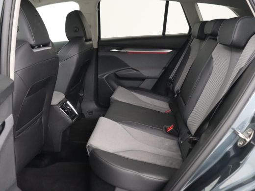 Skoda Enyaq iV 60 | Trekhaak | Adaptive cruise | Camera | Keyless | Stuurverwarming | Half leder | 19'' | Carpla... ActivLease financial lease