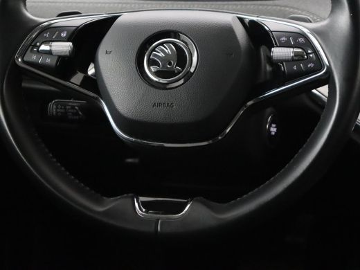 Skoda Enyaq iV 60 | Trekhaak | Adaptive cruise | Camera | Keyless | Stuurverwarming | Half leder | 19'' | Carpla... ActivLease financial lease