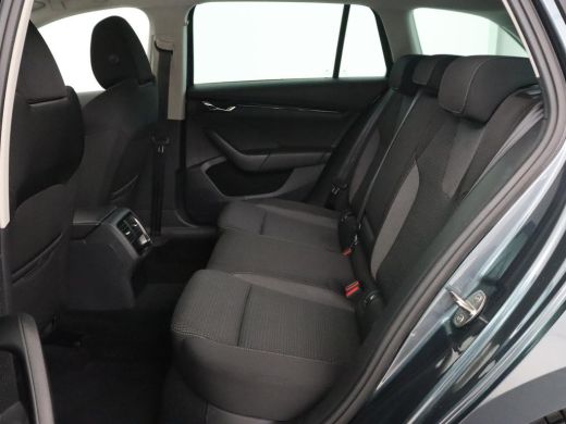 Skoda Octavia 1.0 TSI Business Edition | Carplay | Navigatie | Chroom Pakket | Parkeerhulp | Full LED | Getint ... ActivLease financial lease