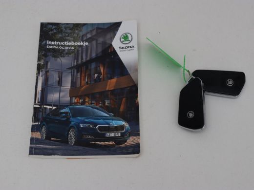 Skoda Octavia 1.0 TSI Business Edition | Carplay | Sfeerverlichting | Navigatie | Full LED | Parkeerhulp | Geti... ActivLease financial lease