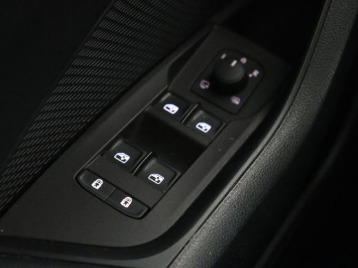 Skoda Octavia 1.0 TSI Business Edition | Carplay | Sfeerverlichting | Navigatie | Full LED | Parkeerhulp | Geti... ActivLease financial lease