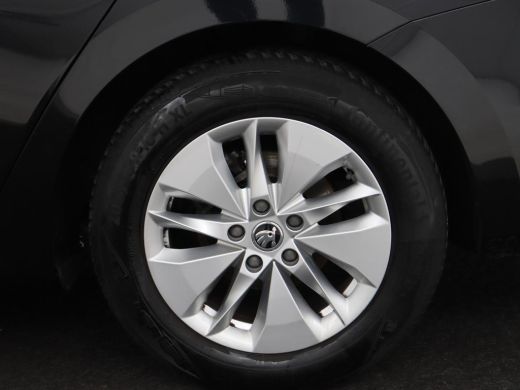 Skoda Octavia 1.0 TSI Business Edition | Carplay | Sfeerverlichting | Navigatie | Full LED | Parkeerhulp | Geti... ActivLease financial lease