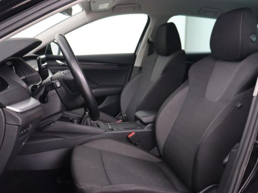 Skoda Octavia 1.0 TSI Business Edition | Carplay | Sfeerverlichting | Navigatie | Full LED | Parkeerhulp | Geti... ActivLease financial lease