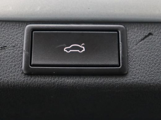 Skoda Octavia 1.5 TSI First Edition | Stoelverwarming | Adaptive cruise | Carplay | Sfeerverlichting | Matrix L... ActivLease financial lease