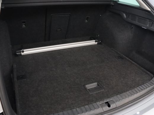 Skoda Octavia 1.5 TSI First Edition | Stoelverwarming | Adaptive cruise | Carplay | Sfeerverlichting | Matrix L... ActivLease financial lease