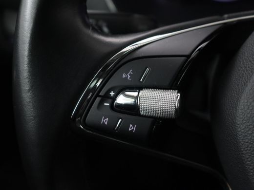 Skoda Octavia 1.5 TSI First Edition | Stoelverwarming | Adaptive cruise | Carplay | Sfeerverlichting | Matrix L... ActivLease financial lease