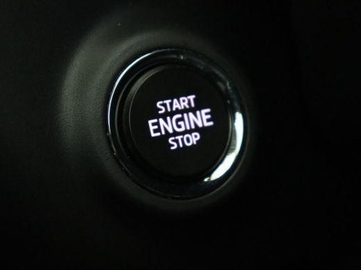 Skoda Octavia 1.5 TSI First Edition | Stoelverwarming | Adaptive cruise | Carplay | Sfeerverlichting | Matrix L... ActivLease financial lease