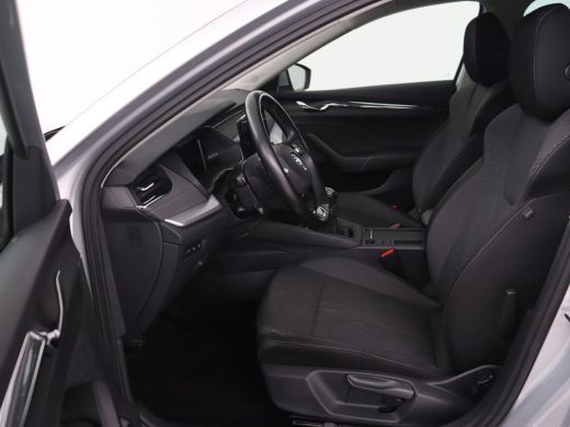 Skoda Octavia 1.5 TSI First Edition | Stoelverwarming | Adaptive cruise | Carplay | Sfeerverlichting | Matrix L... ActivLease financial lease