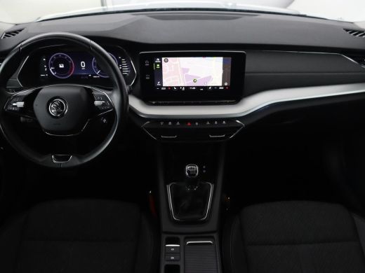 Skoda Octavia 1.5 TSI First Edition | Stoelverwarming | Adaptive cruise | Carplay | Sfeerverlichting | Matrix L... ActivLease financial lease