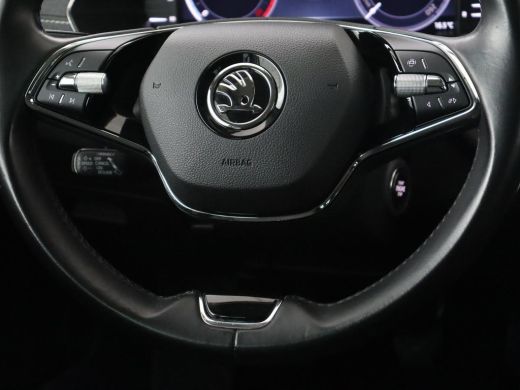 Skoda Octavia 1.5 TSI First Edition | Stoelverwarming | Adaptive cruise | Carplay | Sfeerverlichting | Matrix L... ActivLease financial lease