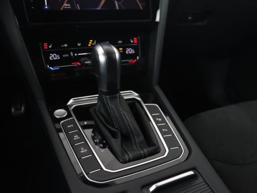 Volkswagen Arteon 1.4 eHybrid R Line | Trekhaak | Leder/Alcantara | Massage | Camera | Adaptive cruise | Achterbank... ActivLease financial lease