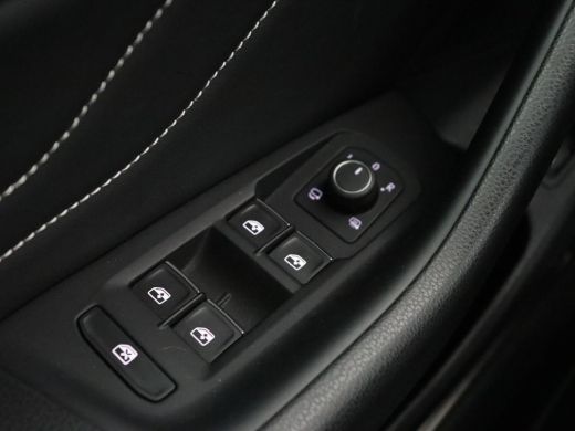 Volkswagen Arteon 1.4 eHybrid R Line | Trekhaak | Leder/Alcantara | Massage | Camera | Adaptive cruise | Achterbank... ActivLease financial lease