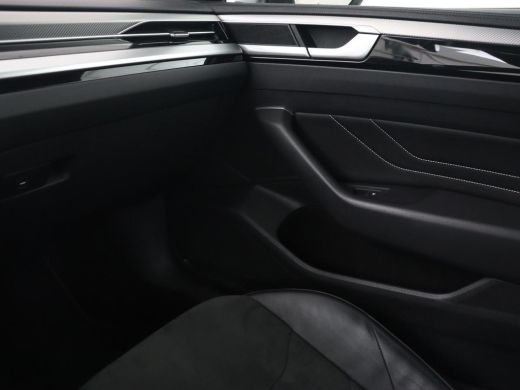 Volkswagen Arteon 1.4 eHybrid R Line | Trekhaak | Leder/Alcantara | Massage | Camera | Adaptive cruise | Achterbank... ActivLease financial lease